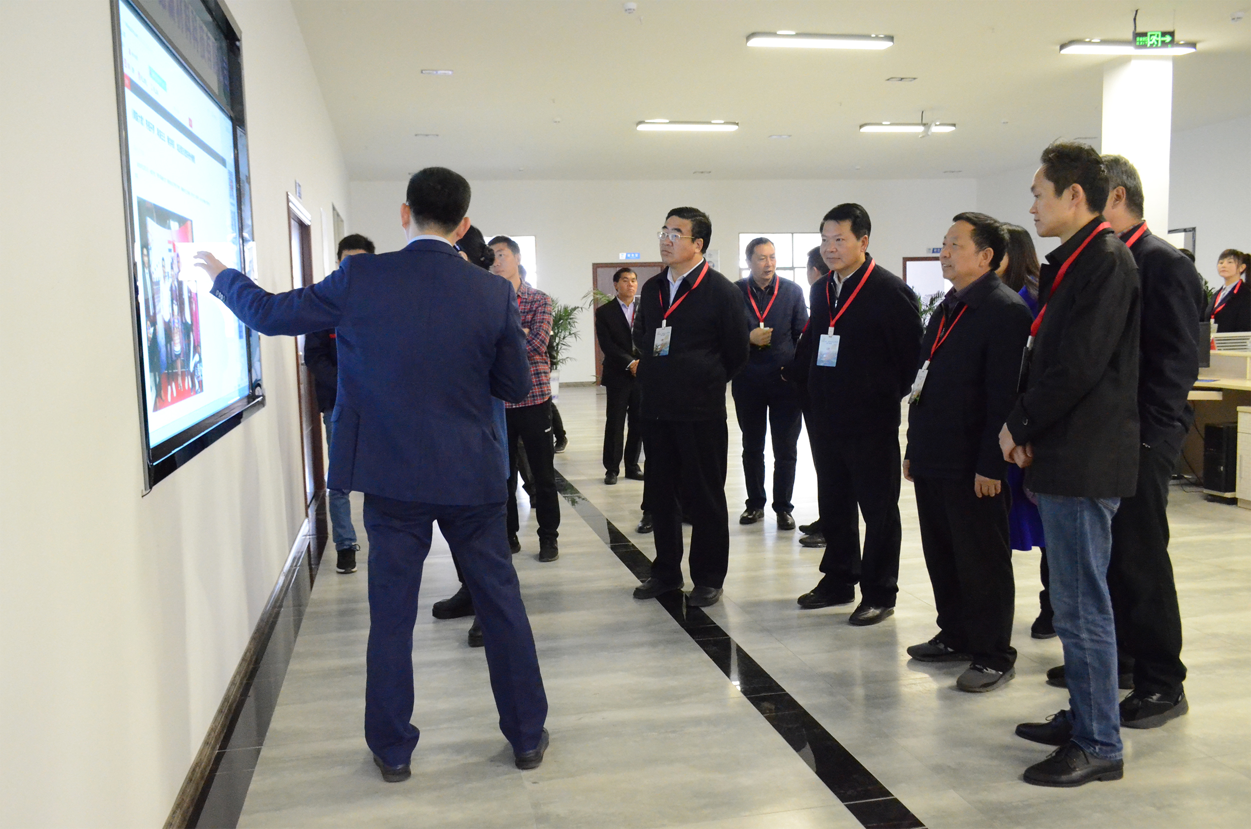 亚洲国产精品自产在线播放