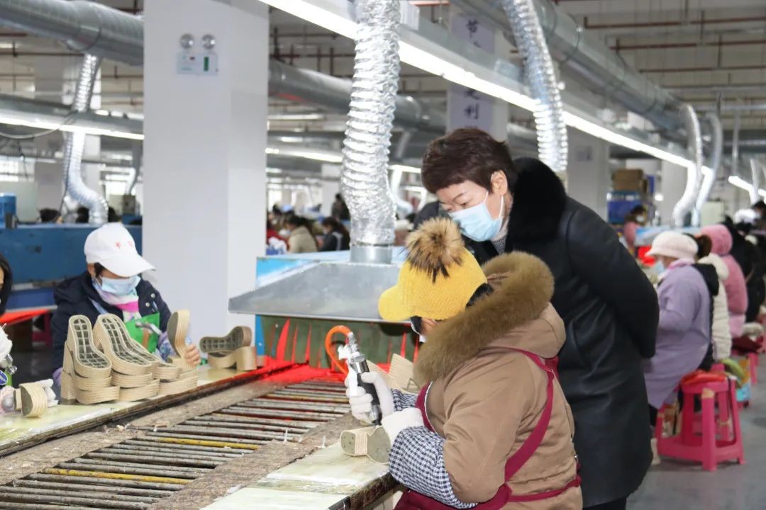 亚洲国产精品自产在线播放