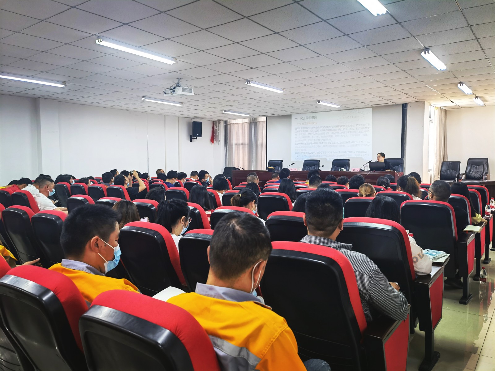 亚洲国产精品自产在线播放