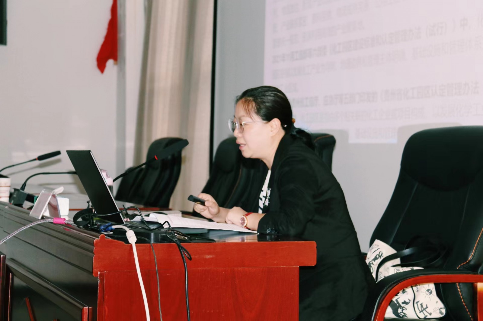 亚洲国产精品自产在线播放