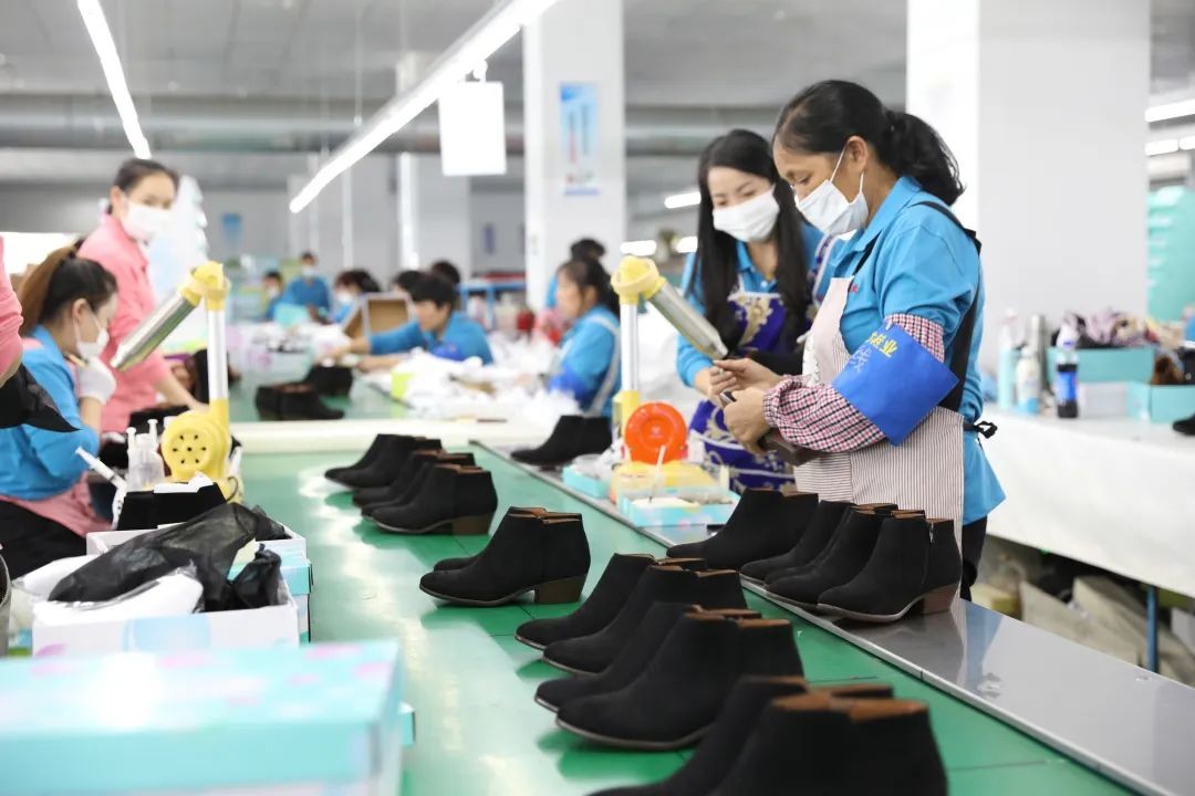 亚洲国产精品自产在线播放