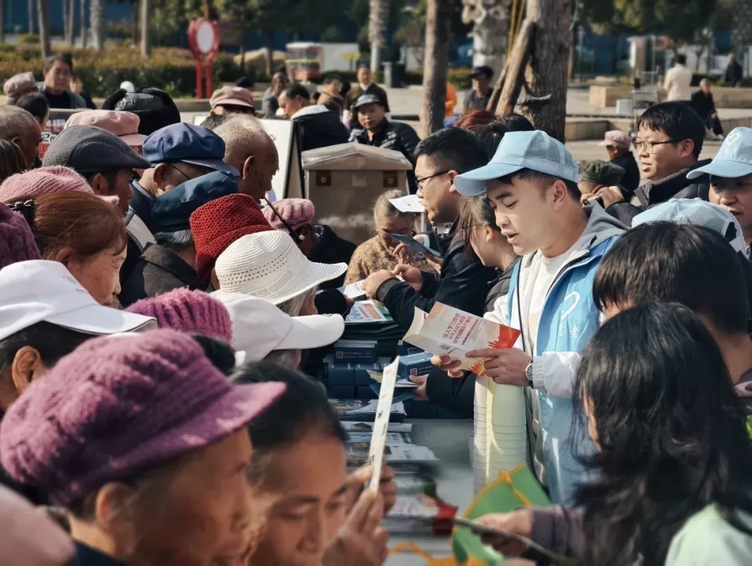 亚洲国产精品自产在线播放