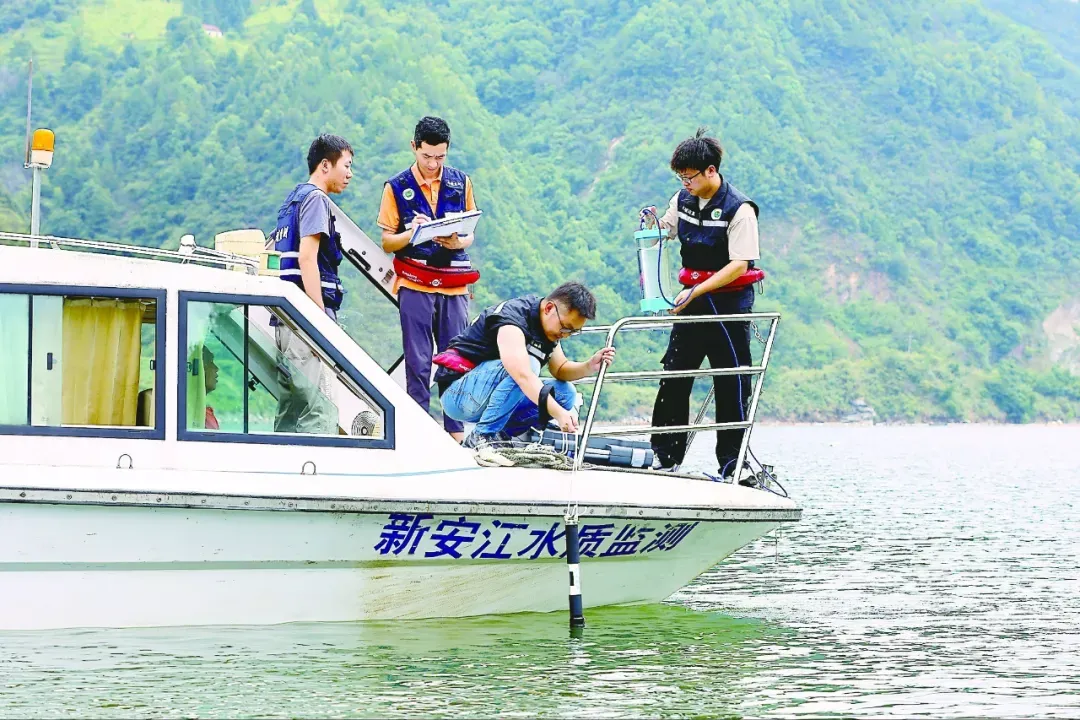 亚洲国产精品自产在线播放